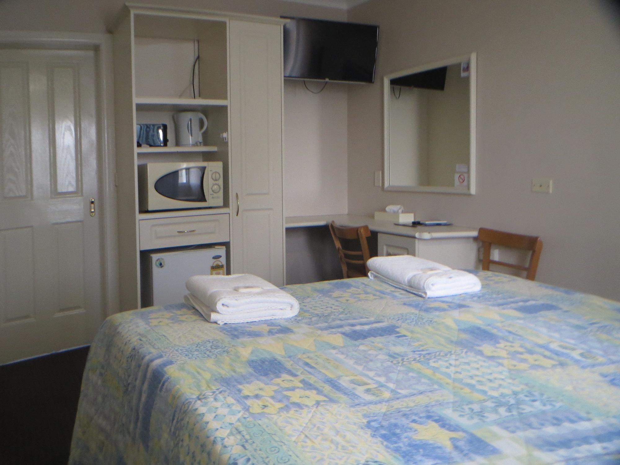 Coachman Hotel Motel Parkes Bagian luar foto