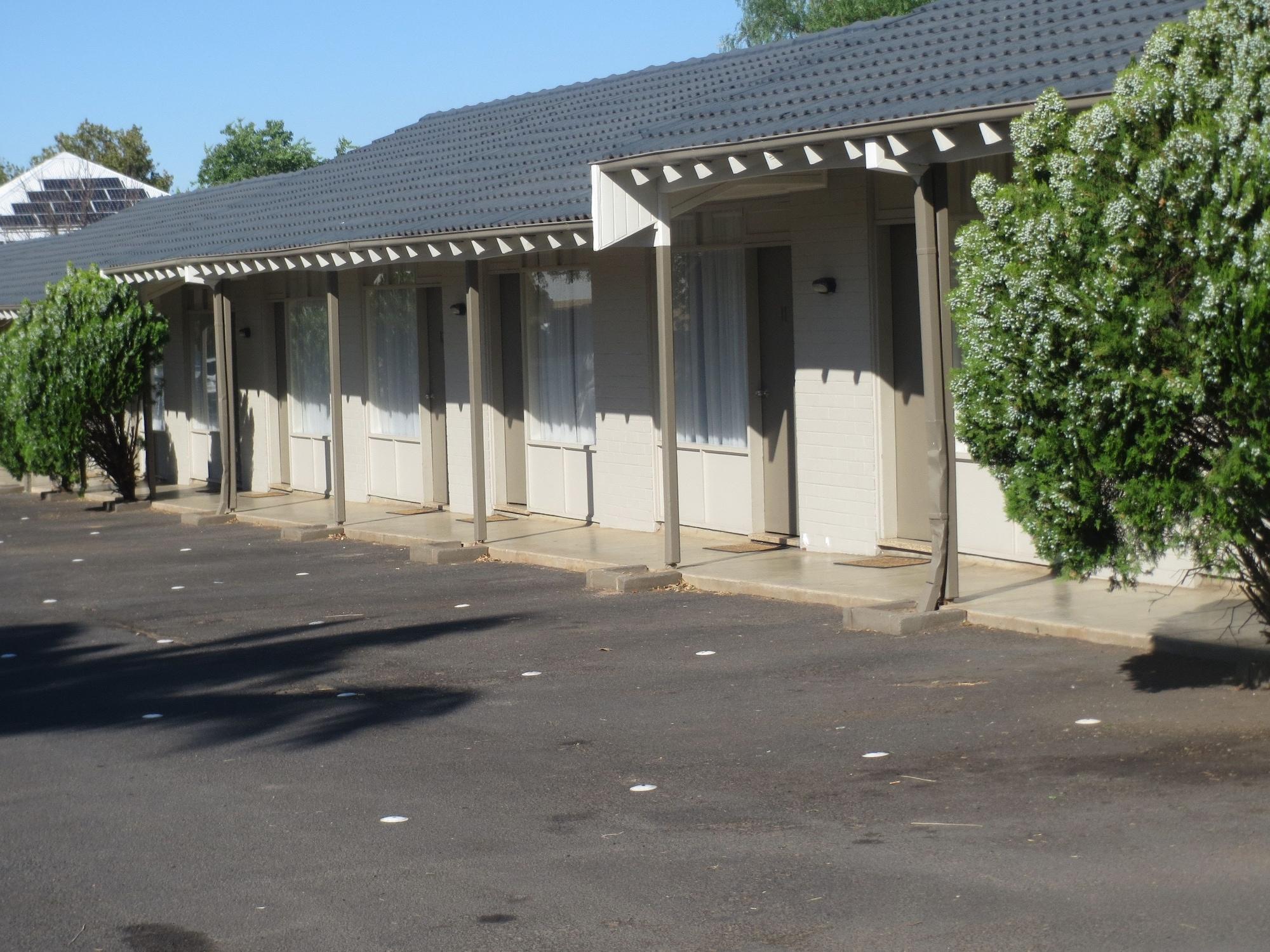 Coachman Hotel Motel Parkes Bagian luar foto