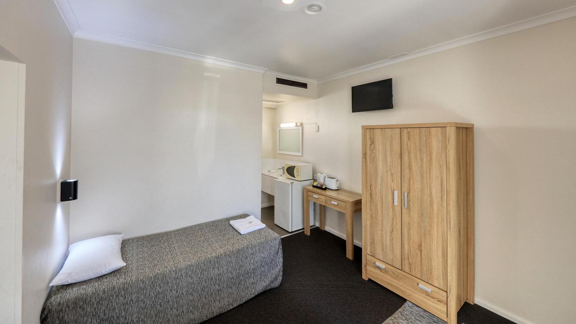 Coachman Hotel Motel Parkes Bagian luar foto