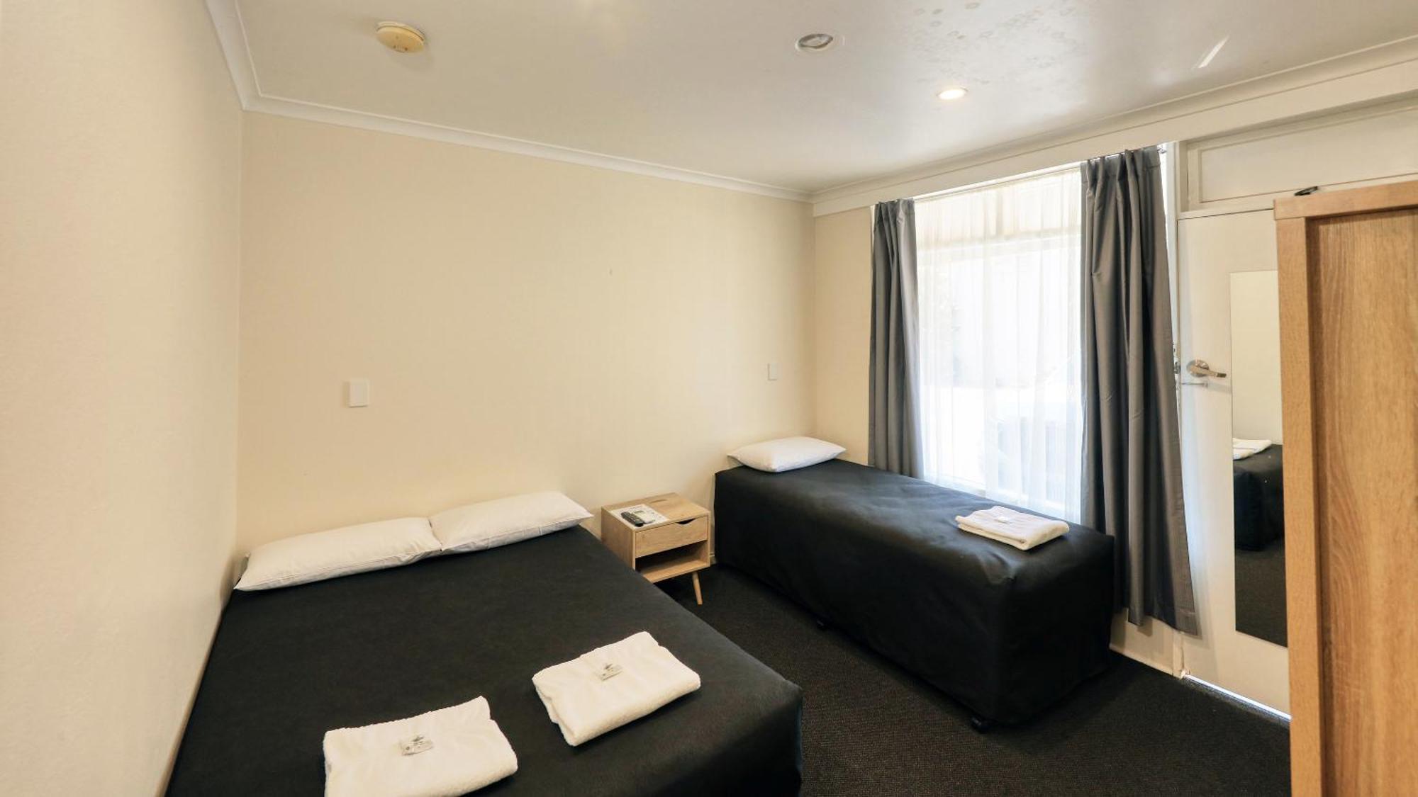 Coachman Hotel Motel Parkes Bagian luar foto