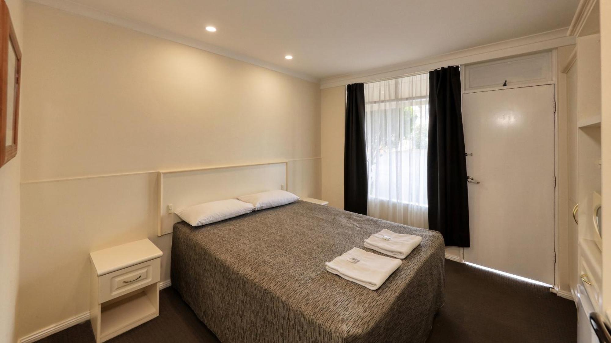 Coachman Hotel Motel Parkes Bagian luar foto