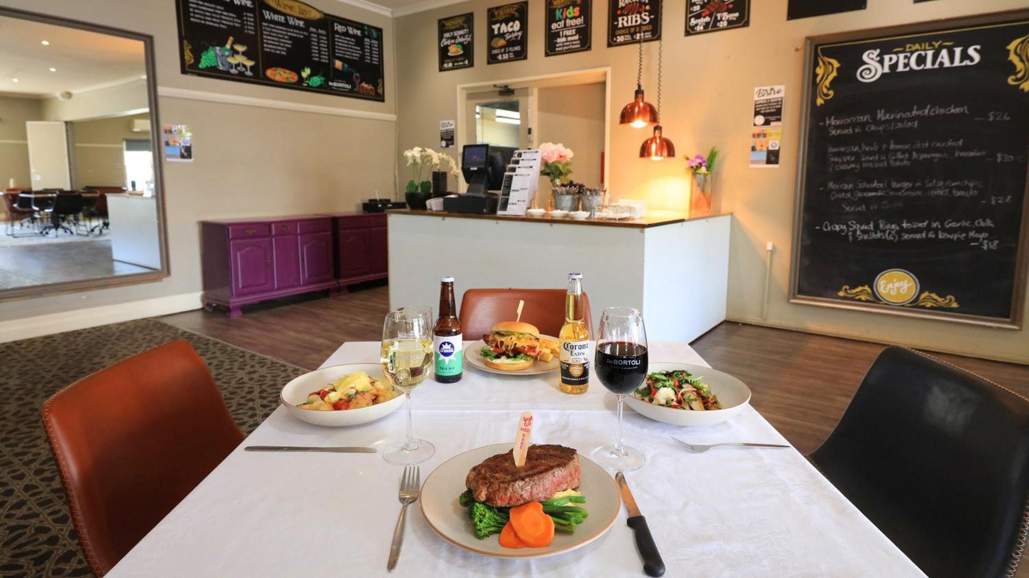 Coachman Hotel Motel Parkes Bagian luar foto